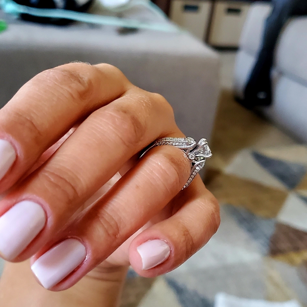 Valina diamond 1.54ct ring with paperwork